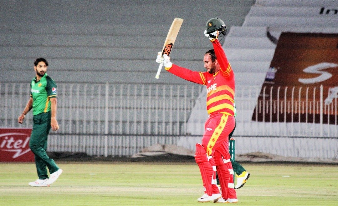 Brendan-Taylor-celebrating-century-first-ODI-with-Pakistan